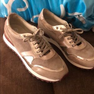 Attilio Giusti Leombruni athletic shoes